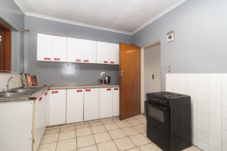 3 Bedroom Property for Sale in Peerless Park East Western Cape